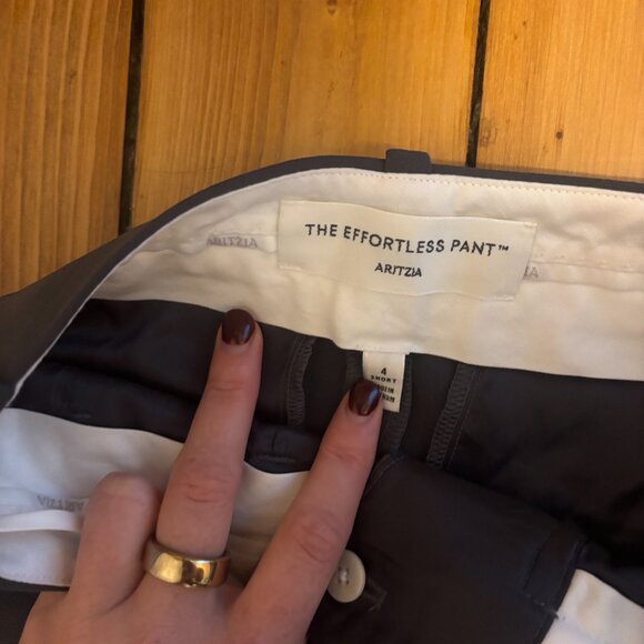 Aritzia Effortless Pant 4 Short - Picture 3 of 3